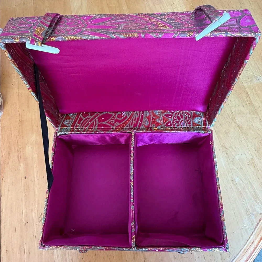 N/A ornate silk